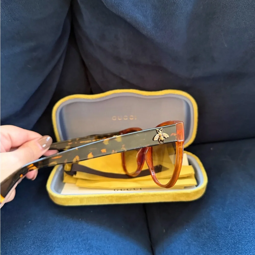 Gucci Tortoiseshell Sunglasses - Picture 3 of 5